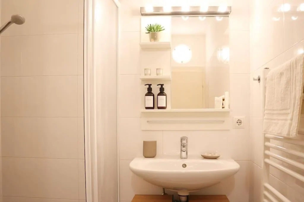 Charming, Modern & Spacious Apartment Viyana Avusturya