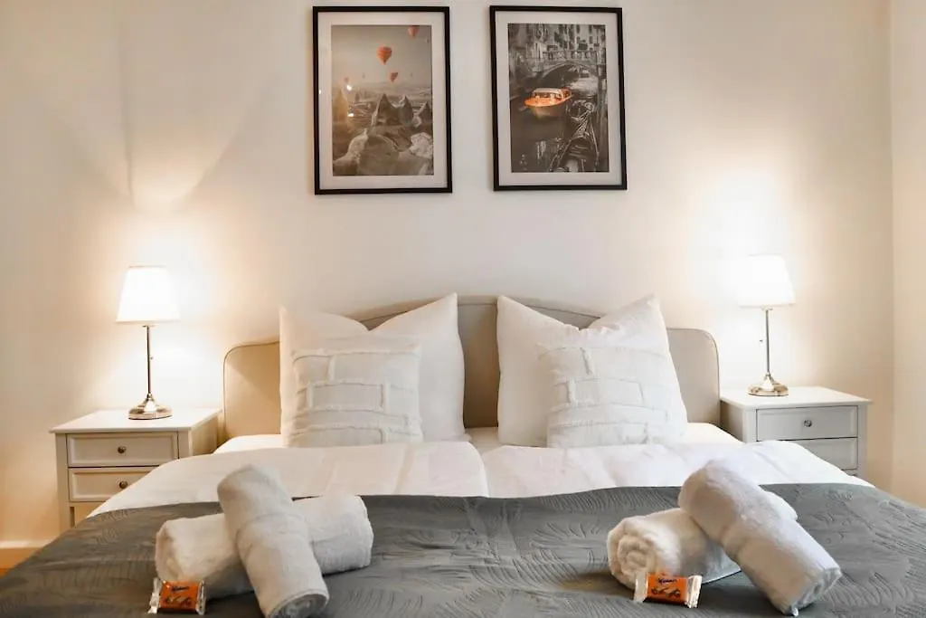 Charming, Modern & Spacious Apartment Viyana 0*,  Avusturya